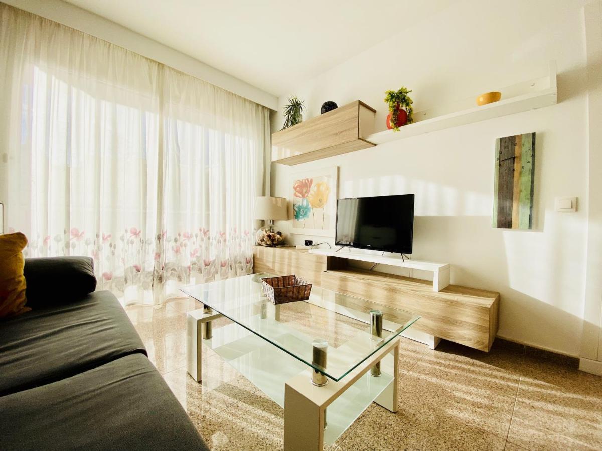 Orange And White Apartment In Yumbo Сан-Бартоломе Екстер'єр фото
