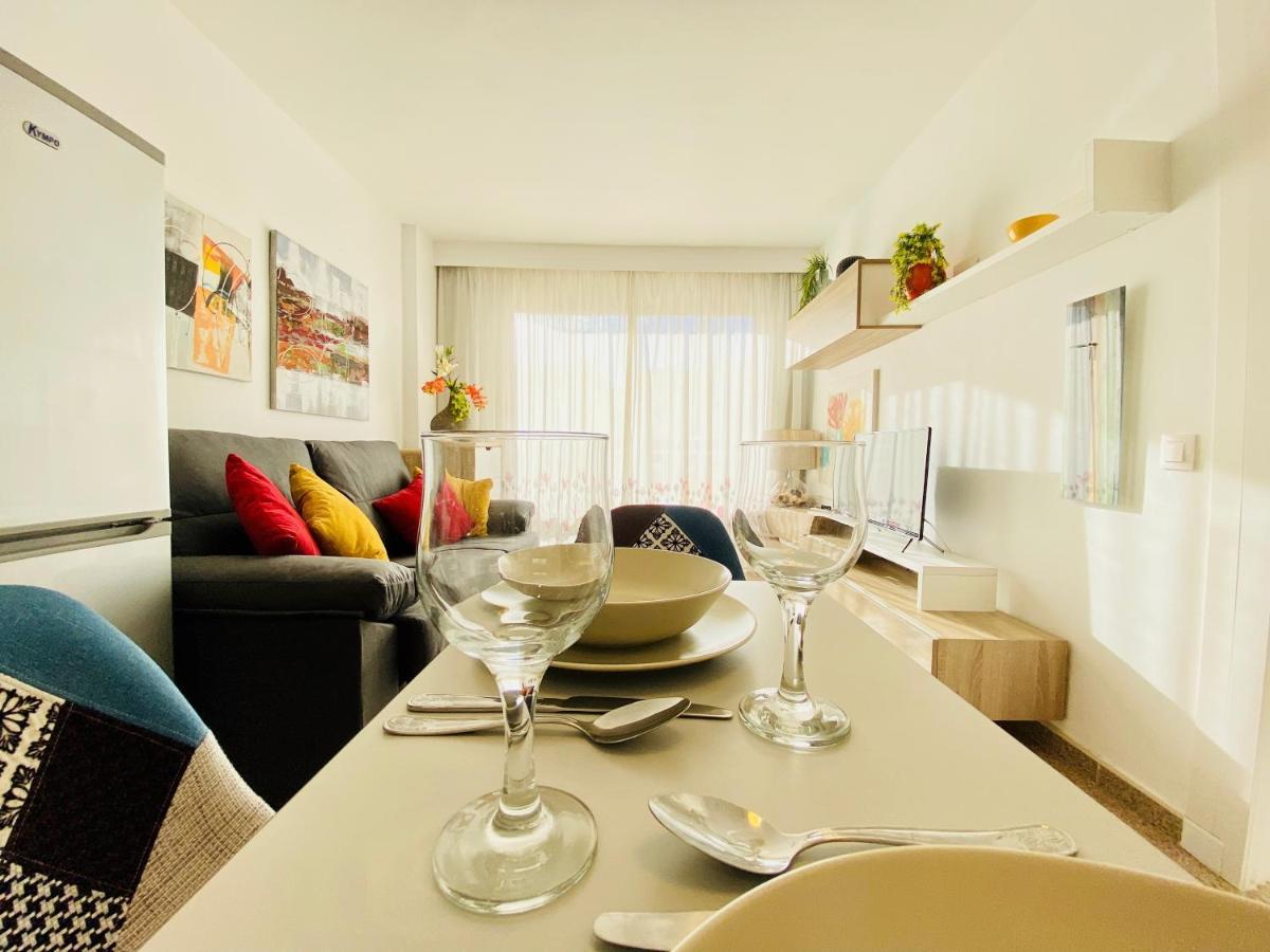 Orange And White Apartment In Yumbo Сан-Бартоломе Екстер'єр фото